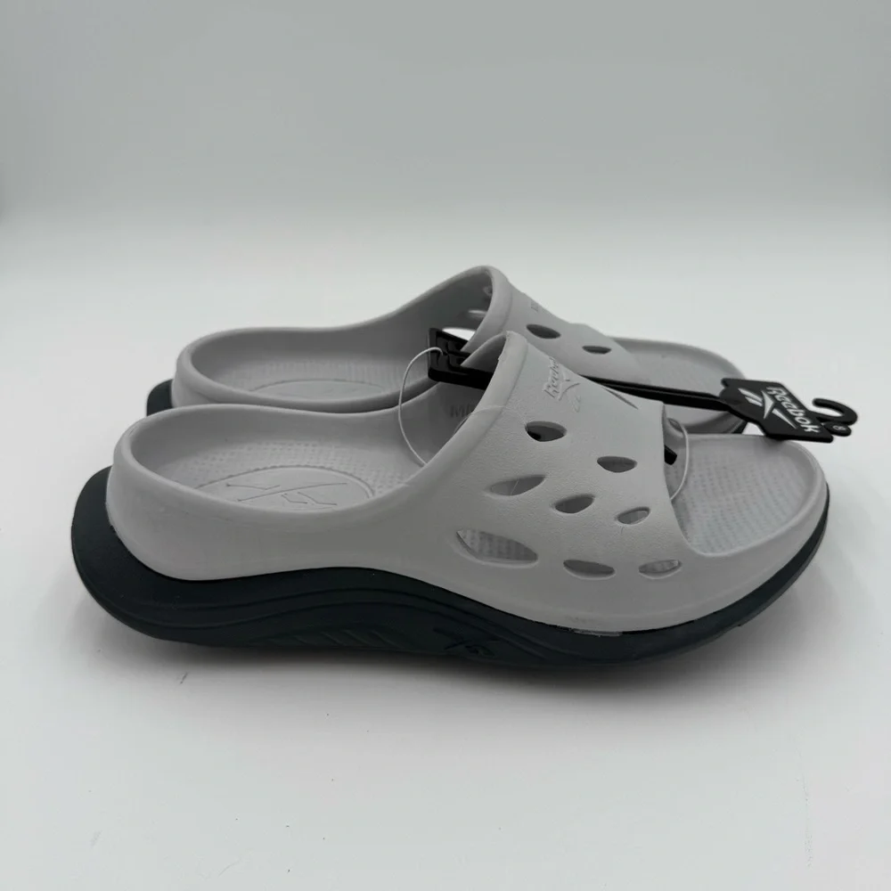 Reebok Men's Classic Gray Slide‎ Sandals Summer Outdoor Water Shoes Size 8 NWT